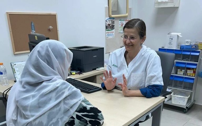 La emotiva historia de Nadia Khir, la primera médica drusa de Israel