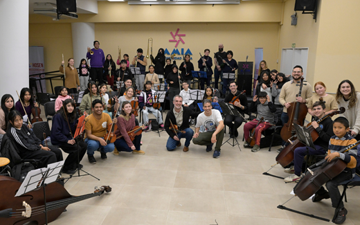 La Orquesta Infantil y Juvenil de AMIA y Elías Gurevich compartieron una tarde de música y emoción
